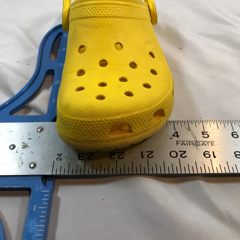 Crocs Yellow Clogs Slip On Casual Beach Garden Comfort Shoes M4 W6 Lightweight - Picture 15 of 16